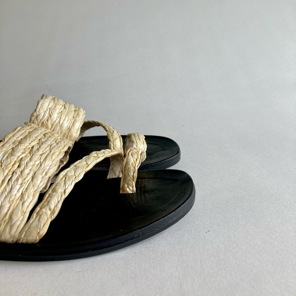 New Journee Collection Ivory Straw Weaving Flip Flops Sandals size 7.5 - Picture 5 of 12